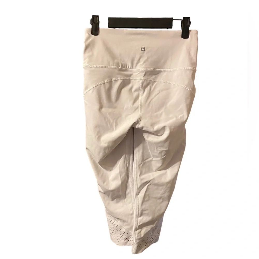 LULULEMON ANEW CROP 21” - Picture 2 of 6